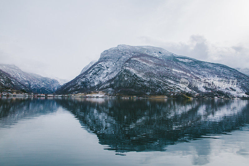 挪威冬季的n øyfjord